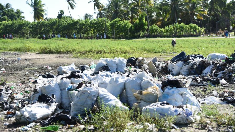 El Play de Mano Juan... es el basurero de la Saona El Play de Mano Juan... es el basurero de la Saona