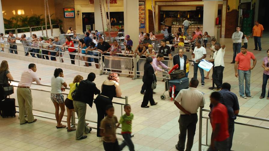 En 2015 más de 12 millones de pasajeros circularon por los aeropuertos dominicanos En 2015 más de 12 millones de pasajeros circularon por los aeropuertos dominicanos