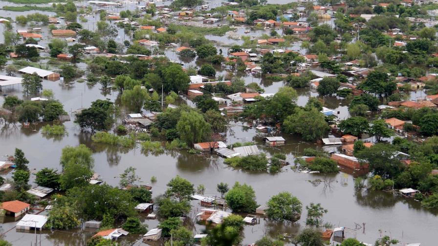 Inundaciones no dan tregua en cono sur americano, con unos 150.000 evacuados Inundaciones no dan tregua en cono sur americano, con unos 150.000 evacuados