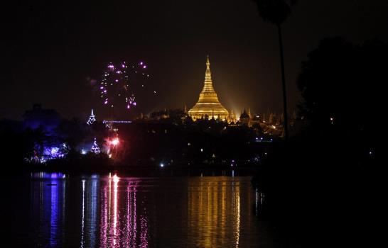 El mundo despide el año y da la bienvenida al 2016 