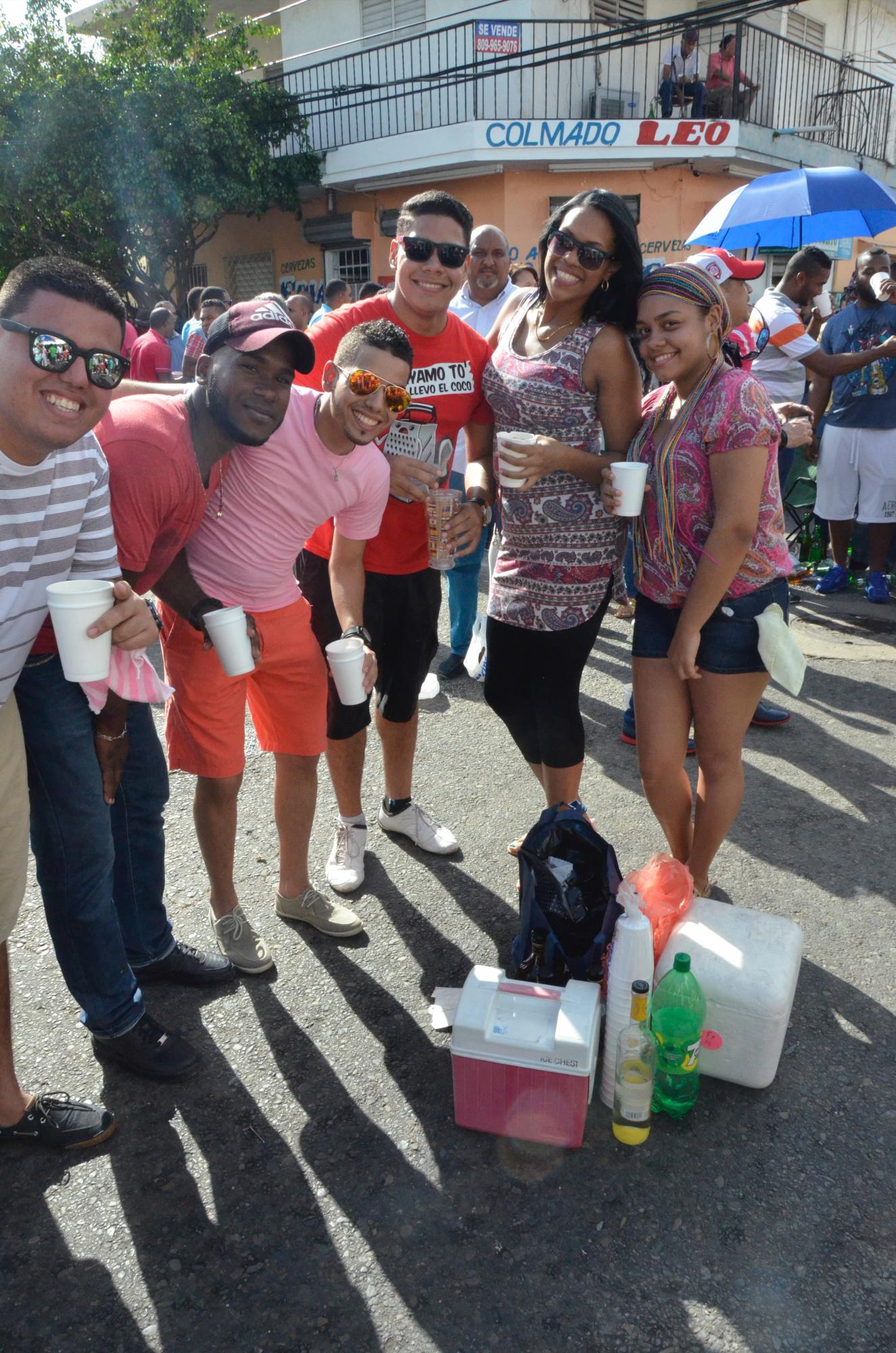 Jóvenes disfrutan del rally