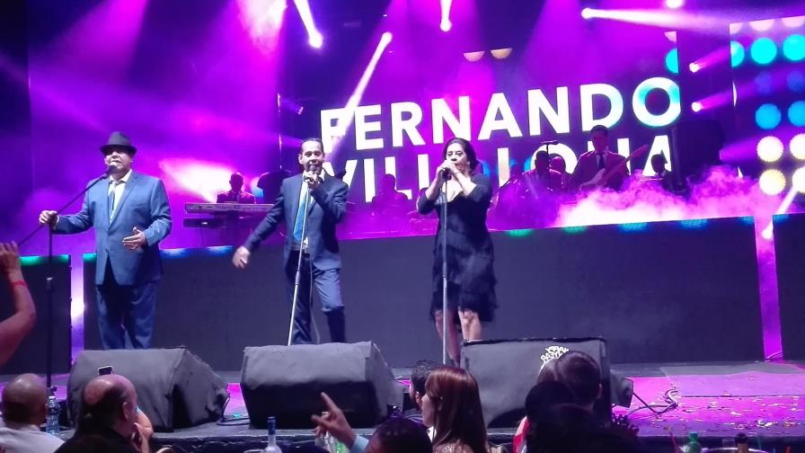 En el Ultra Súper Mega Baile del teatro La Fiesta, se bailó hasta el amanecer