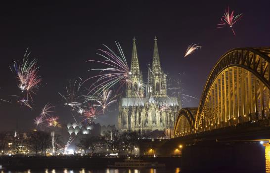El mundo despide el año y da la bienvenida al 2016 