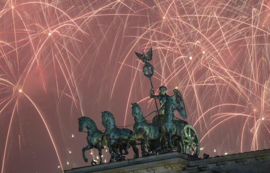 El mundo despide el año y da la bienvenida al 2016 