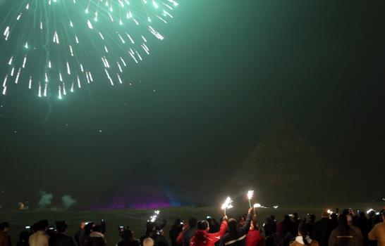 El mundo despide el año y da la bienvenida al 2016 