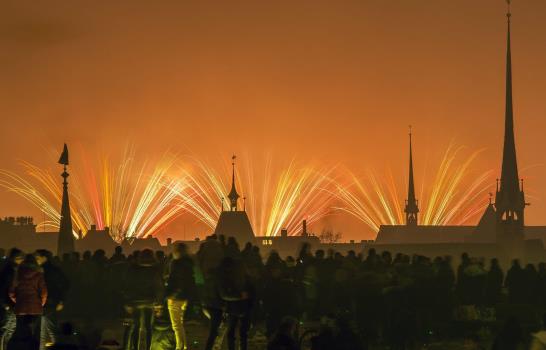 El mundo despide el año y da la bienvenida al 2016 