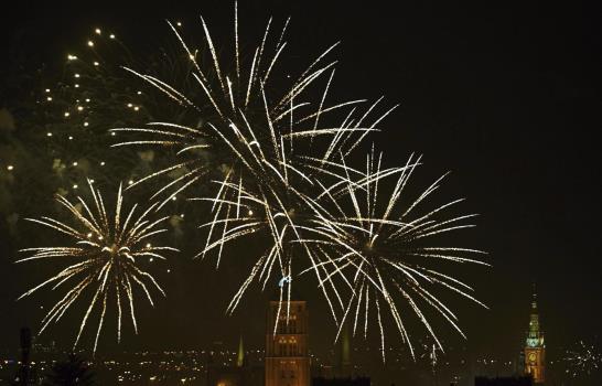 El mundo despide el año y da la bienvenida al 2016 