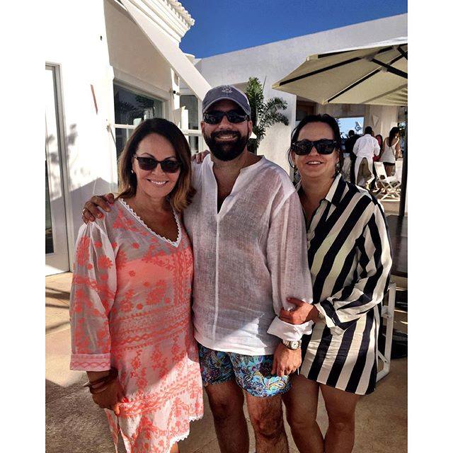 María Elena Salinas recibió el 2016 en el país. Fue al concierto de Juan Luis Guerra y bailó merengue con Johnny Ventura.