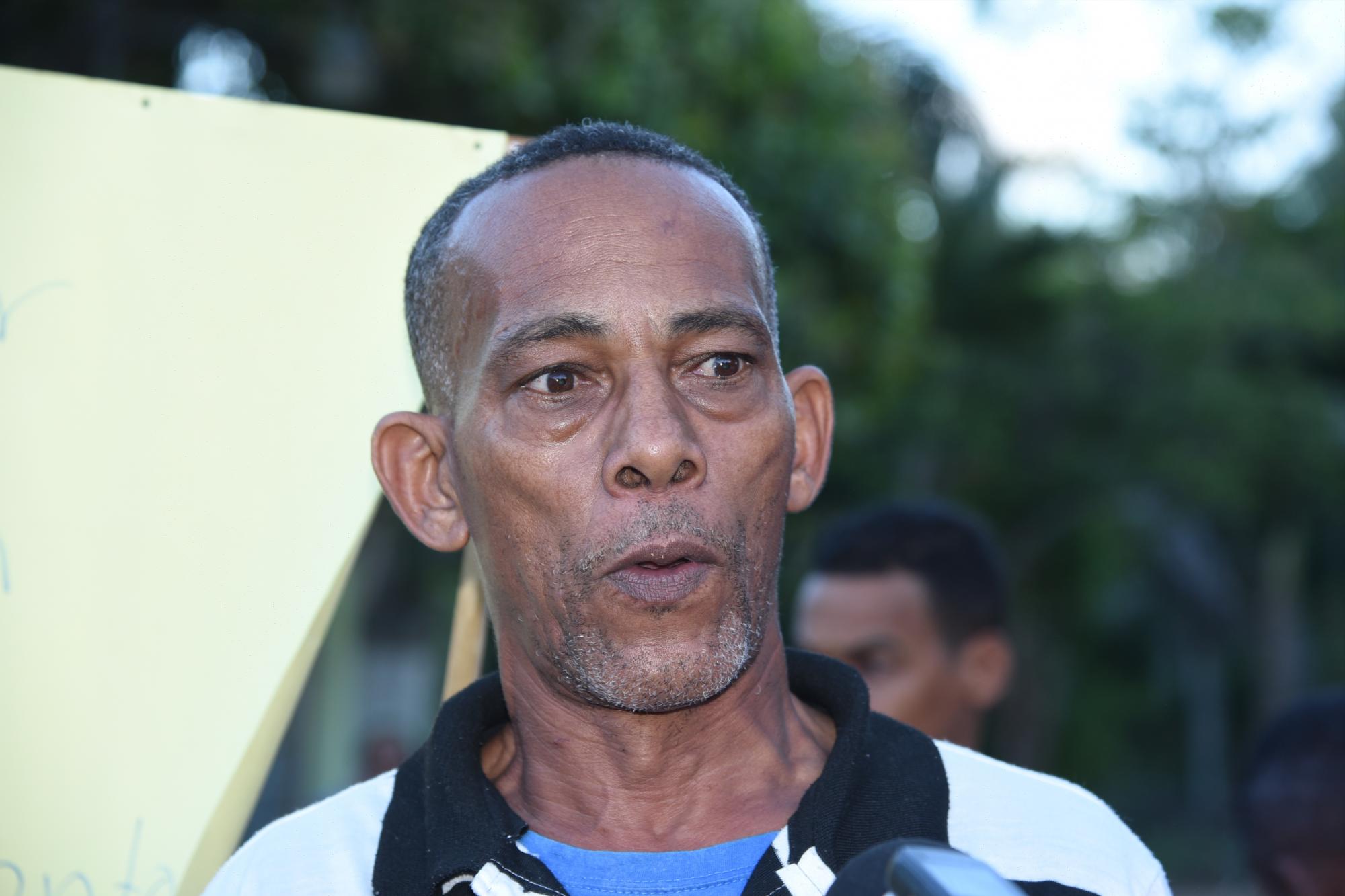 Johnny Borges Javier, demanda arreglo de calle