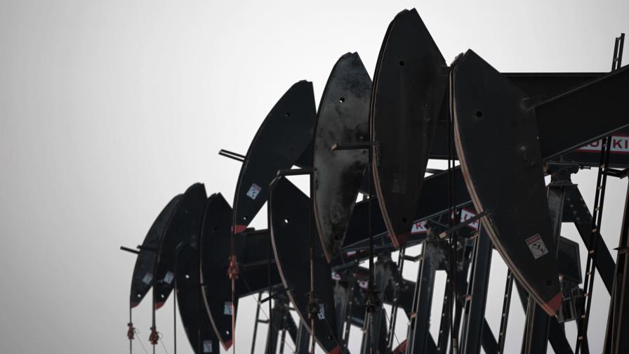 Fuerte e inesperada baja de los stocks de petróleo de Estados Unidos Fuerte e inesperada baja de los stocks de petróleo de Estados Unidos