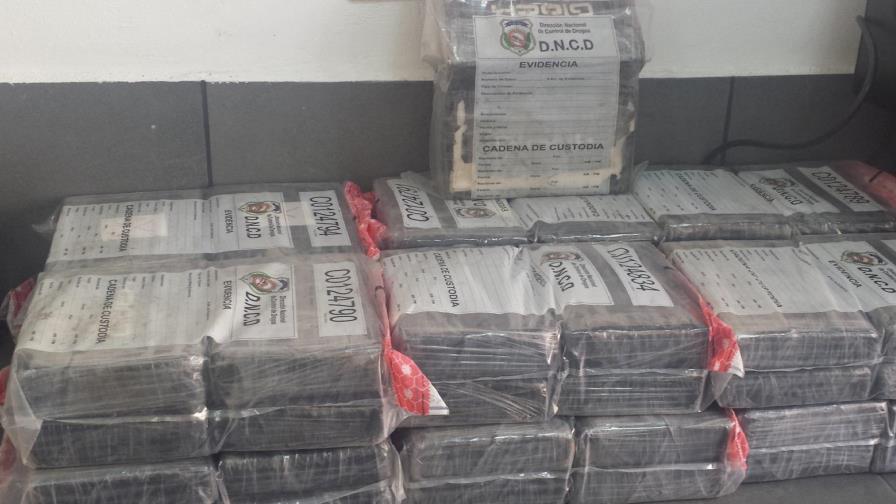 Incautan 52.68 kilos de cocaína en barco procedente de Colombia