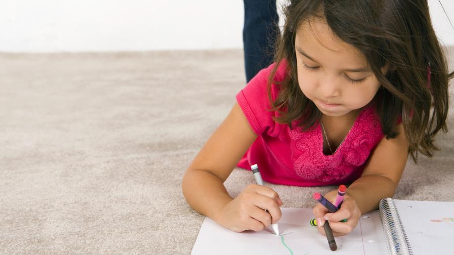 Los garabatos de los niños dan paso a la escritura 