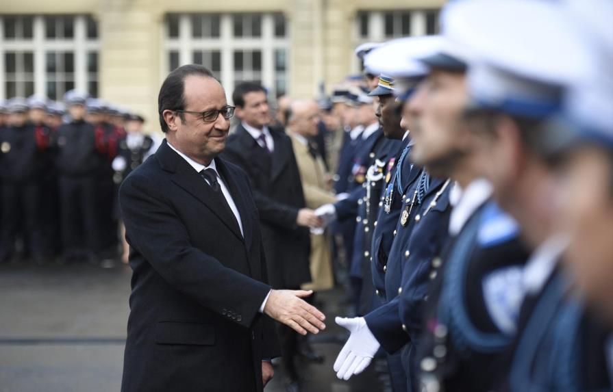 Hollande: el terrorismo sigue haciendo pesar una amenaza temible para Francia