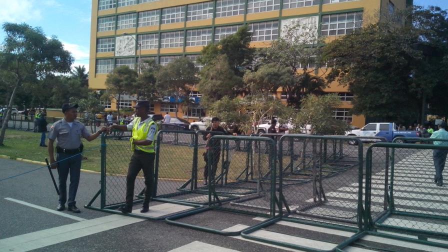 Refuerzan vigilancia de la Suprema Corte de Justicia por protesta de Poder Ciudadano Refuerzan vigilancia de la Suprema Corte de Justicia por protesta de Poder Ciudadano