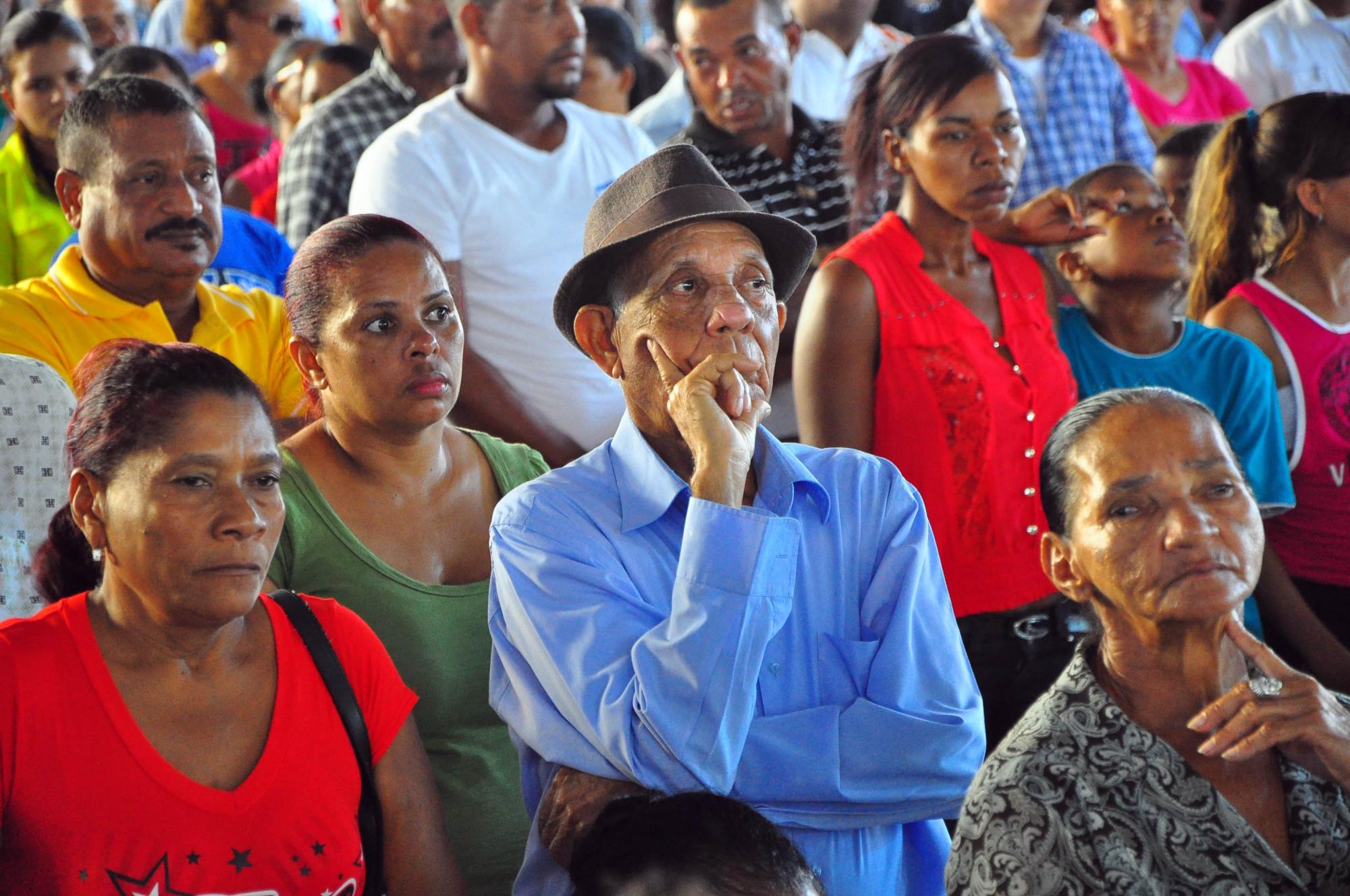 El presidente Danilo Medina realizó la entrega de 3,500 títulos de tierras a parceleros y parceleras del municipio  Villa Rivas, provincia Duarte