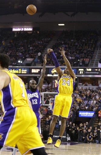 Kings ganan a Lakers en último juego de Kobe en Sacramento