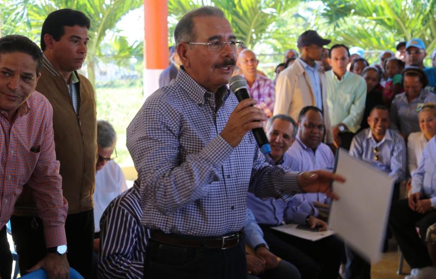 Danilo Medina dice que se acerca el fin de los apagones con las plantas a carbón