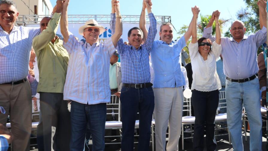 Abinader juramenta al renunciante Milciades Franjul y asegura que “la verdad” derrotará a Danilo