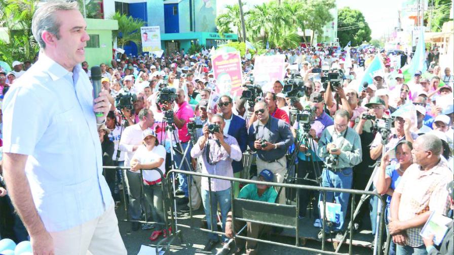 Abinader juramenta a Franjul en Peravia Abinader juramenta a Franjul en Peravia