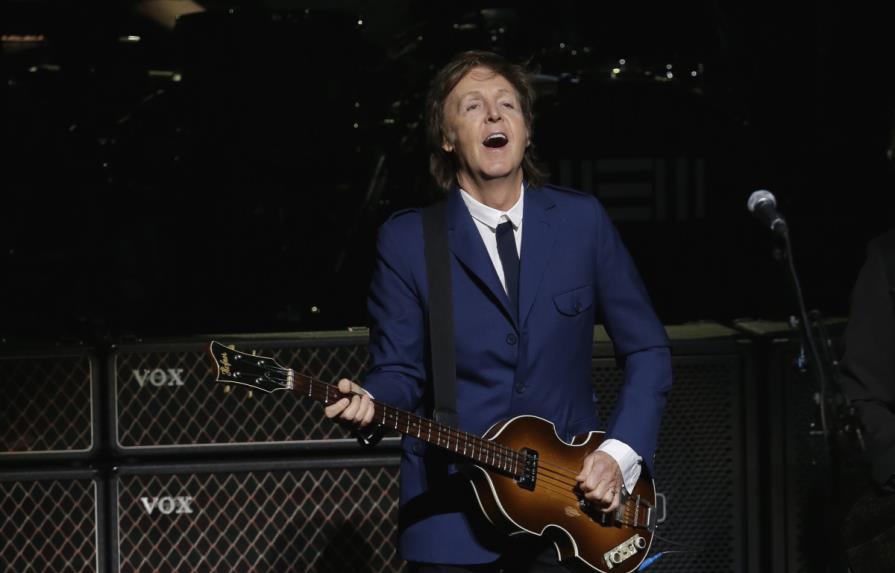 McCartney, sobre David Bowie: “Su estrella brillará en el cielo por siempre”