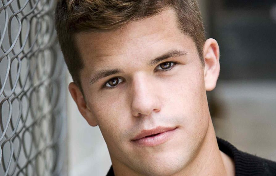 Actor Charlie Carver de la serie ‘Teen Wolf’, revela que es homosexual