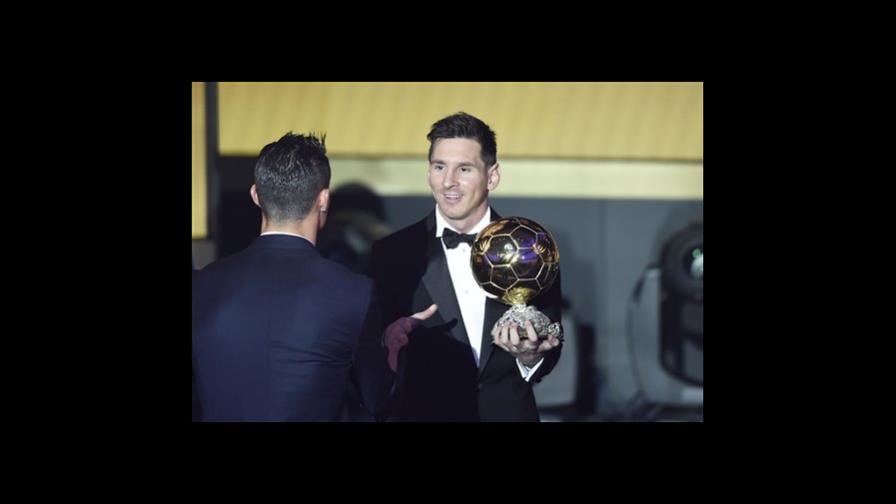 Pintan estatua de CR7 con nombre de Messi