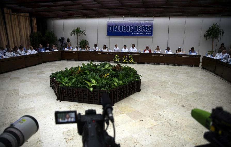 FARC y gobierno vuelven a la mesa con expectativa de paz 