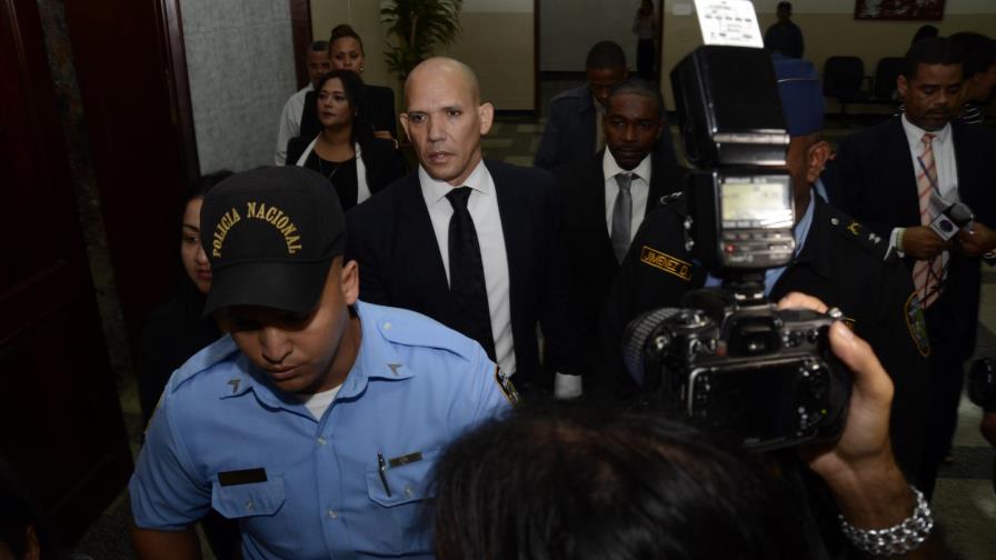 Aplazan conocimiento de medida de coerción contra fiscal acusado de soborno