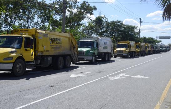 Paros en la carretera que conduce a Duquesa provocan cúmulo de basura en el Gran Santo Domingo 