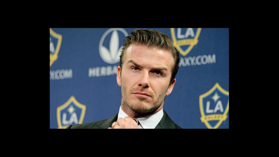 Un hijo de Beckham genera polémica al publicar foto de un arma en Instagram