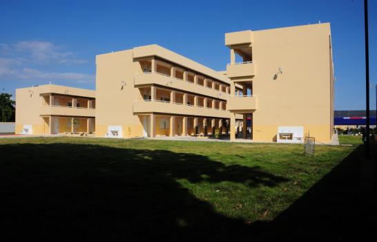 Presidente Danilo Medina inaugura liceo de 28 aulas en San Cristóbal