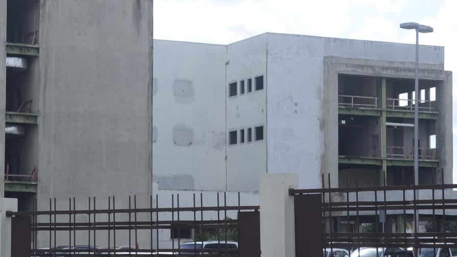 Construcción de hospital en Ciudad de la Salud queda en el abandono