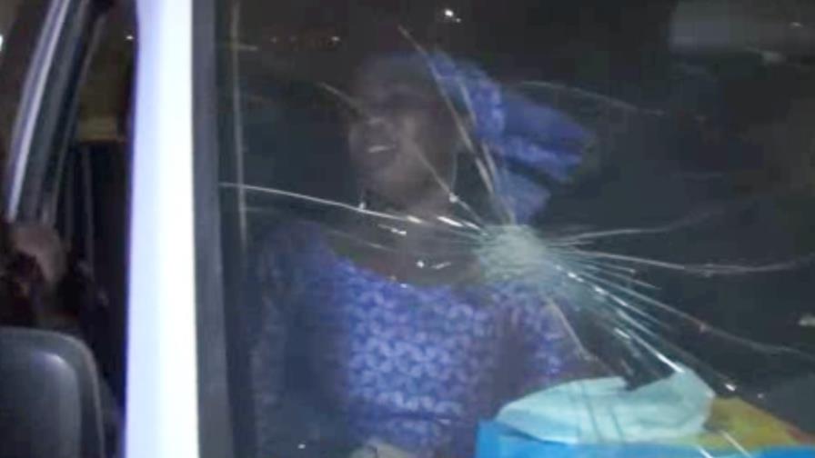 Vestíbulo del hotel atacado en Burkina Fso en llamas, gritos en el interior