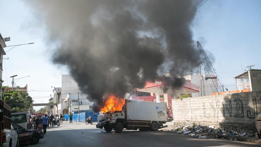 Manifestación violenta en Puerto Príncipe contra elecciones presidenciales