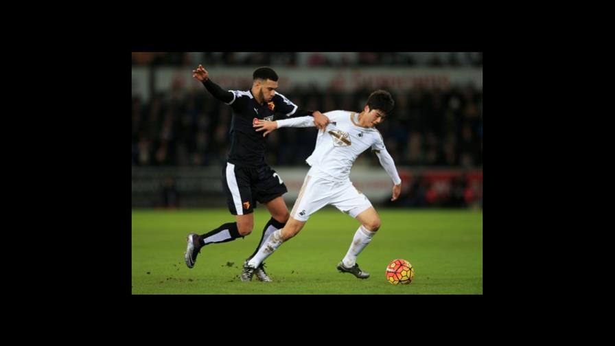 Swansea sale del descenso tras derrotar a Watford Swansea sale del descenso tras derrotar a Watford
