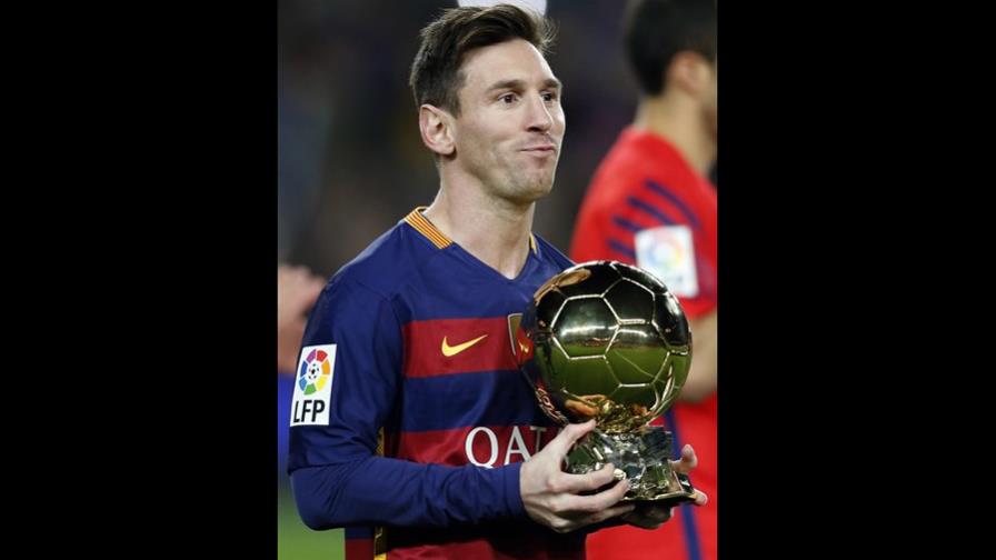 Policía de EAU acusado por filmarse con pasaporte de Messi 