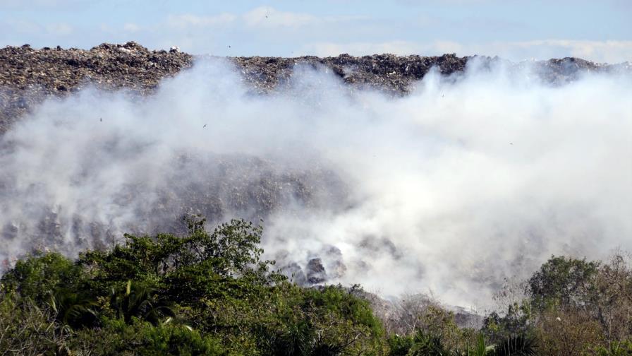Medio Ambiente sancionará a la empresa Lajún por el incendio en el vertedero de Duquesa Medio Ambiente sancionará a la empresa Lajún por el incendio en el vertedero de Duquesa