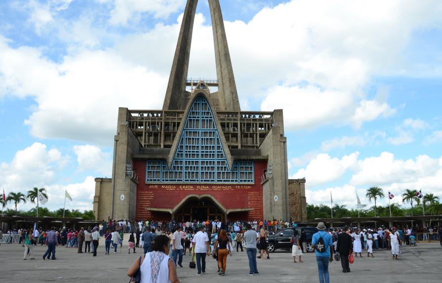 Miles de católicos acuden hoy a eucaristía en Basílica de Higüey
