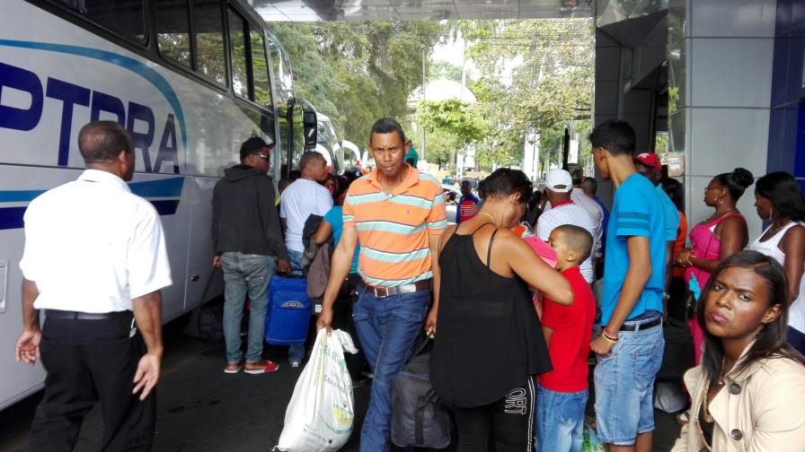 Cientos de viajeros parten hacia Higüey para visitar Basílica de la Altagracia