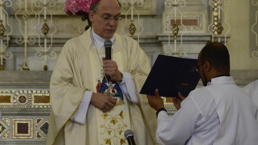 Obispo auxiliar dice quieren imponer a los dominicanos la homosexualidad y el aborto Obispo auxiliar dice quieren imponer a los dominicanos la homosexualidad y el aborto