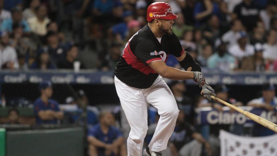 El Escogido se va 2-0 delante en la final con dramático batazo de Ronny Paulino
