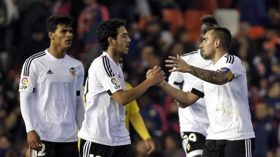 Valencia rescata apenas empate ante Las Palmas en la Copa del Rey Valencia rescata apenas empate ante Las Palmas en la Copa del Rey