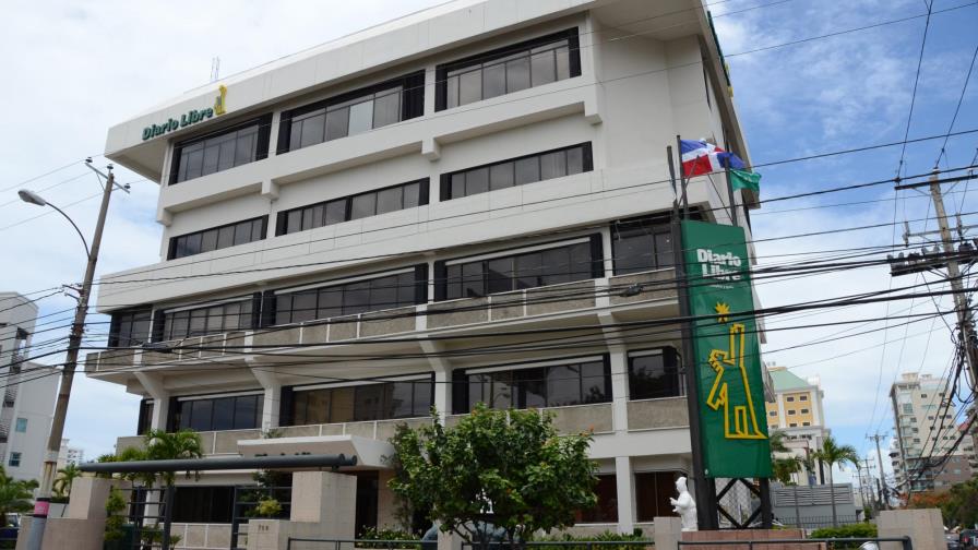La SIP y medios de comunicación se solidarizan con Diario Libre frente a la Embajada de Estados Unidos La SIP y medios de comunicación se solidarizan con Diario Libre frente a la Embajada de Estados Unidos