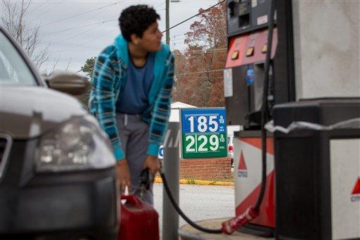 Gasolina se mantiene justo arriba de US$1 por galón