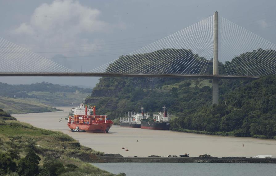 Canal de Panamá analiza siembra de nubes por sequía 