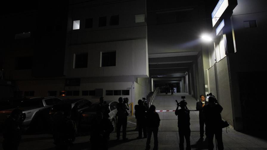 Expresidente salvadoreño Flores permanece en coma tras operación en arteria