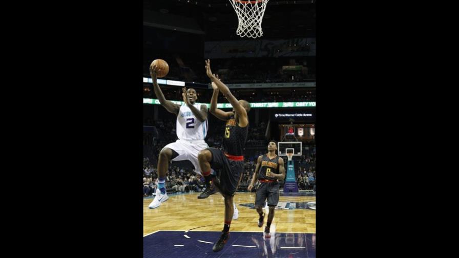 Horford anota 18 y Hawks doblegan a Nuggets