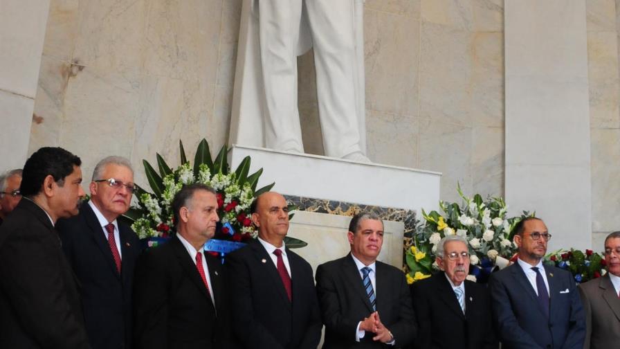 Instituciones públicas y privadas rinden homenaje a Juan Pablo Duarte 