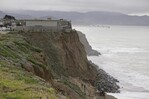 Oleaje pone en peligro a una ciudad costera de California Oleaje pone en peligro a una ciudad costera de California
