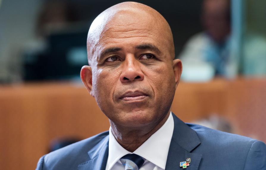 Martelly llama a nombrar nuevos miembros del órgano electoral en medio de crisis